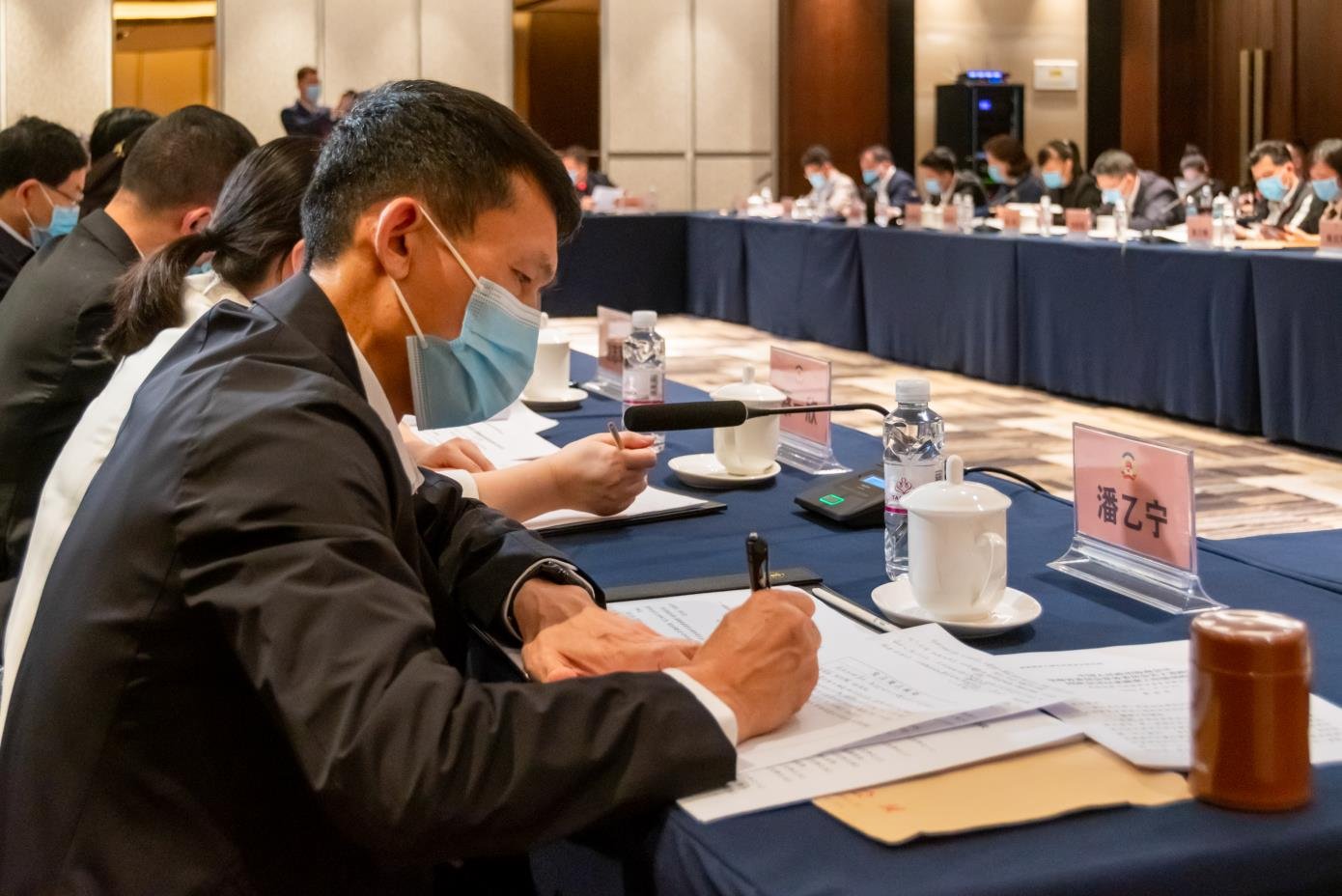 潘乙宁指出,我省在国内叫得响的农产品品牌较少