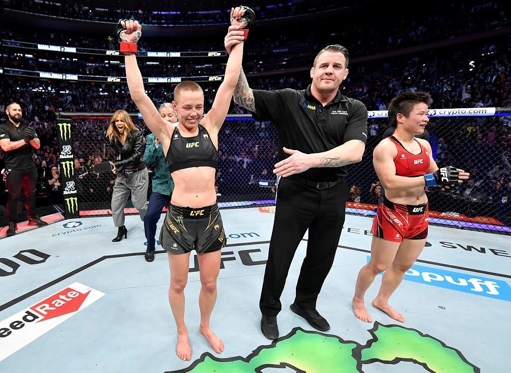 ufc女子草量级世界冠军战张伟丽二番战惜败罗斯