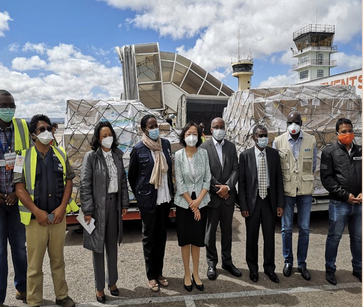 非洲观察丨中非团结抗疫特别峰会 彰显中非兄弟情谊