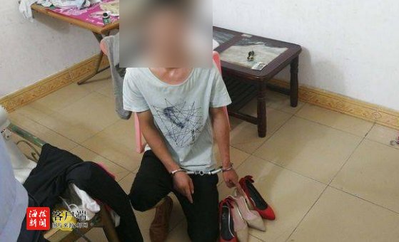 日本女子内衣变态摔跤_日本摔跤撕内衣(2)