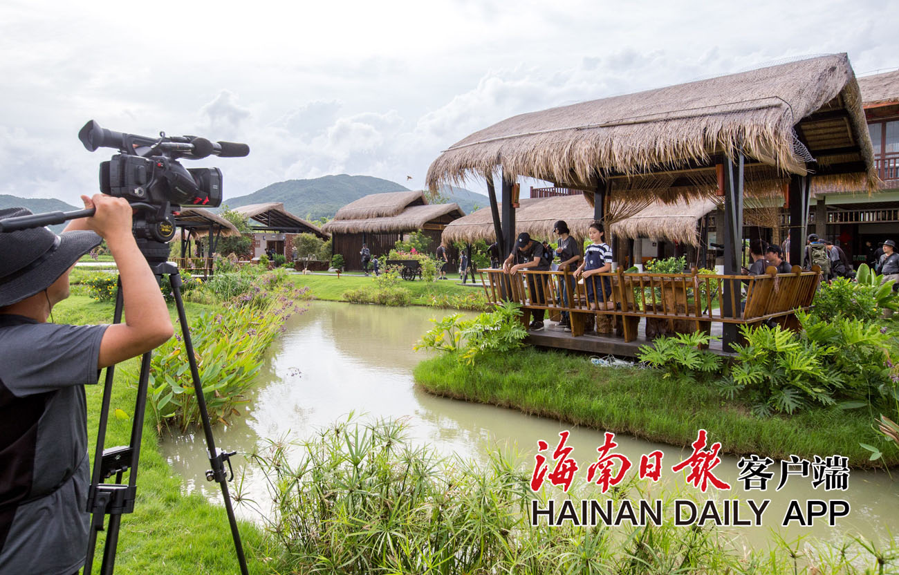 央视少儿频道原创节目《最野假期》录制走进海