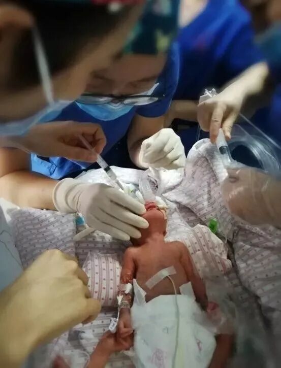 母亲节 海口这名儿科医生 母亲 这样说