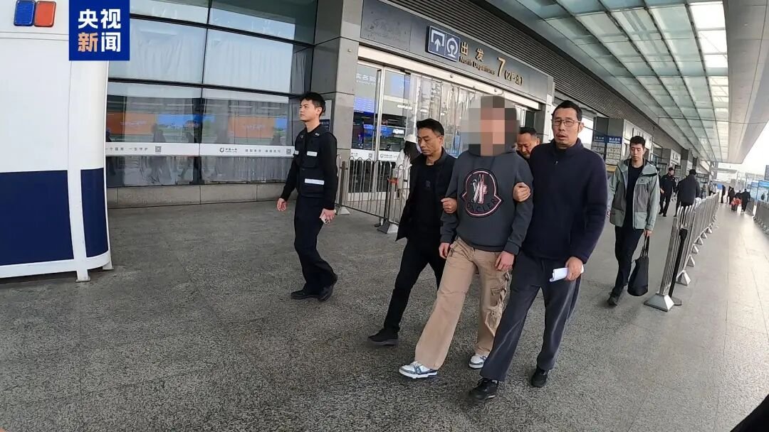 超高“黑飞”50余次最高达2700余米 男子被刑拘