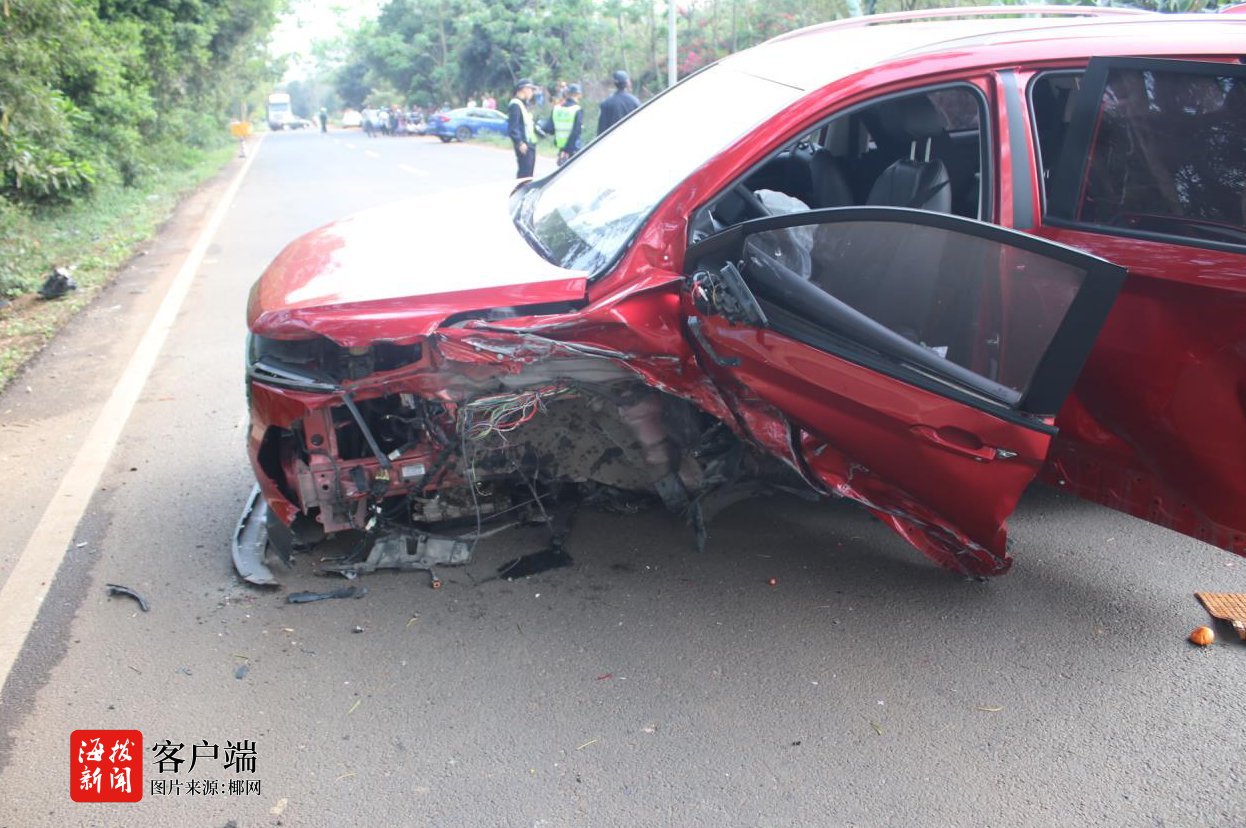 事发临高 两辆车迎面相撞 致1死2伤 事发临高 两辆车迎面相撞 致1死2伤