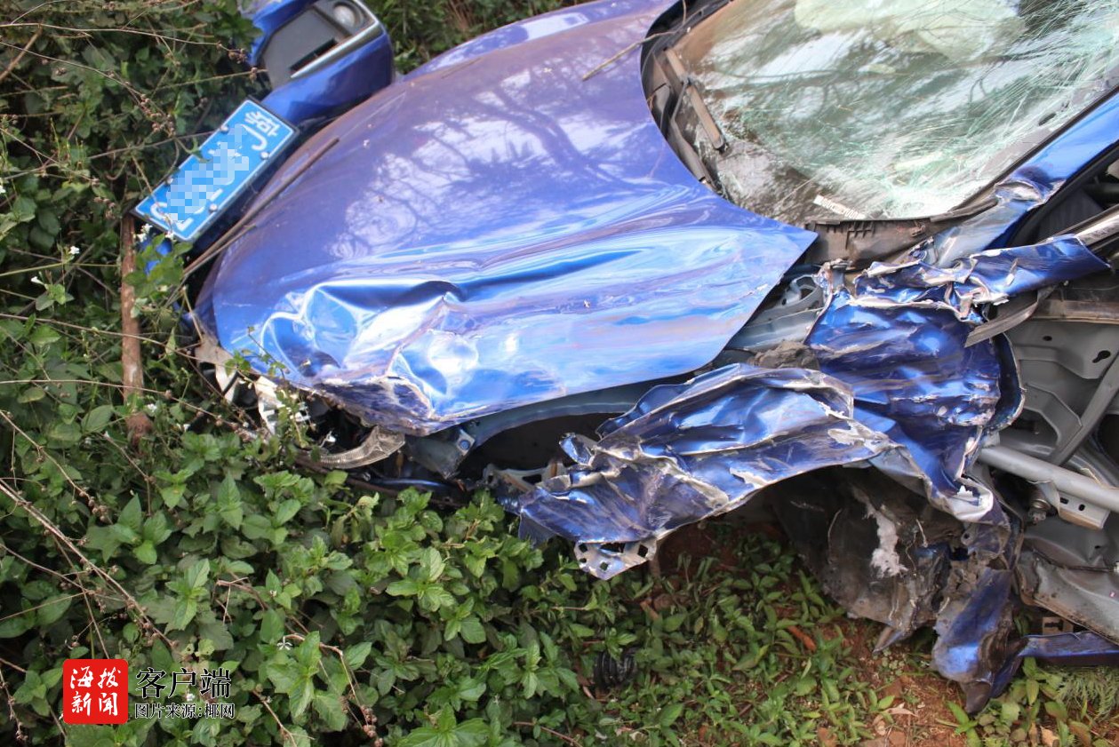 事发临高 两辆车迎面相撞 致1死2伤 事发临高 两辆车迎面相撞 致1死2伤