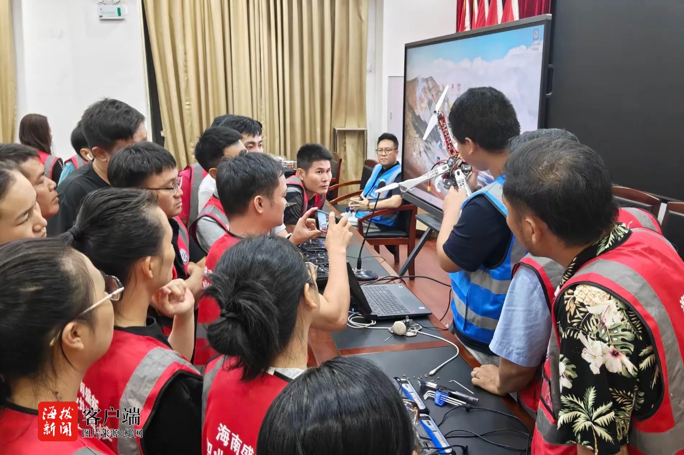 助力群众“飞”出就业新赛道!海口秀英区举办免费无人机专项技能培训(图3)