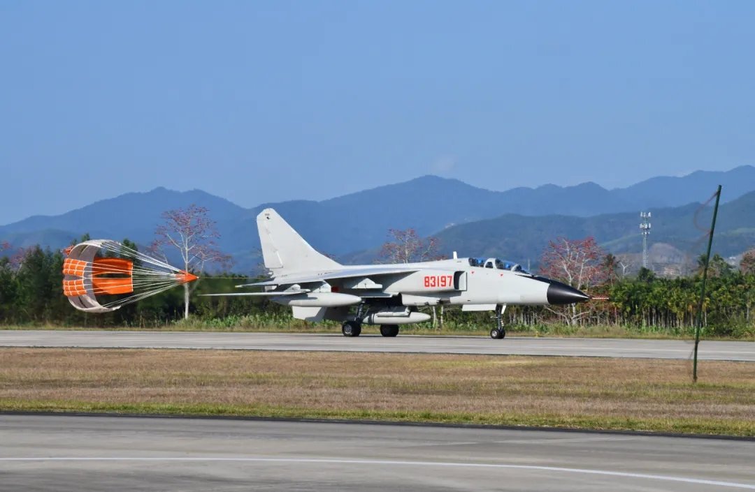 海南陵水空军基地图片