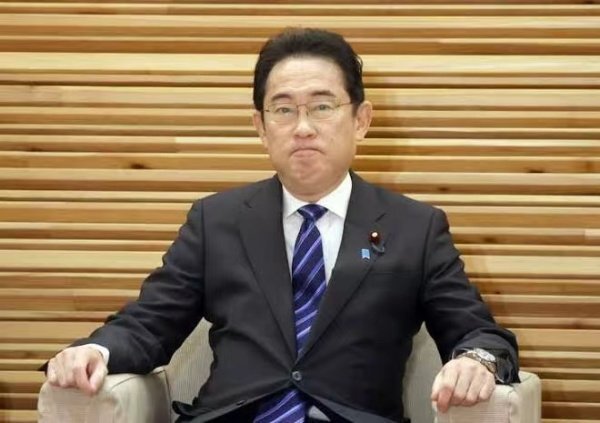 历史问题上开倒车:4月21日,日本首相岸田文雄以"内阁总理大臣"的名义