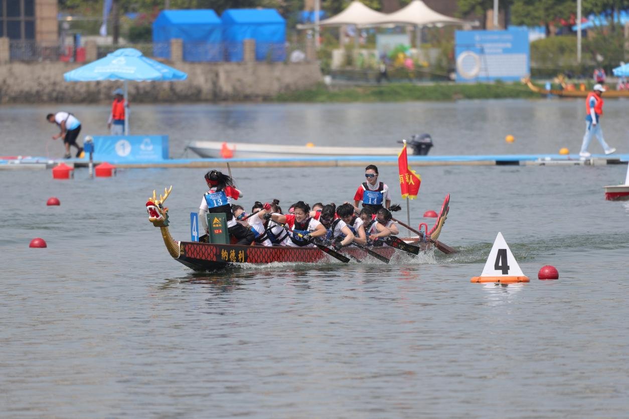 海南龙舟队夺全运会群众龙舟女子100米铜牌(图3)