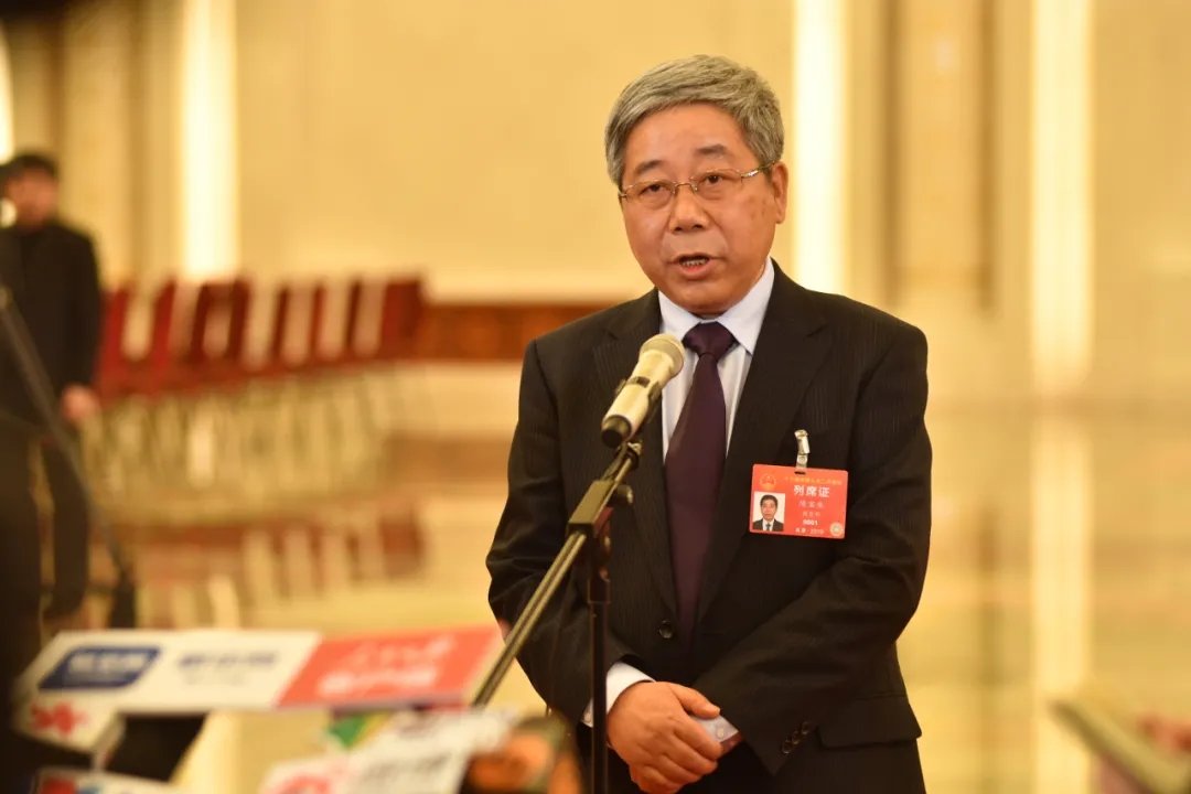 资料图前任教育部部长为陈宝生,他出生于1956年5月,甘肃兰州人,历任