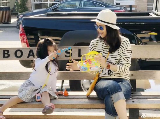 港媒曝40岁章子怡成功怀二胎 戛纳后将停工养